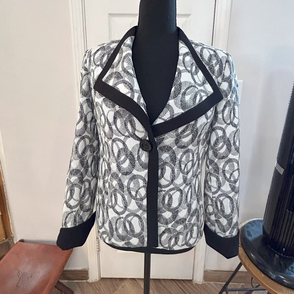 Kasper Separates Black White 3/4 Sleeves Size 6 One Button Blazer